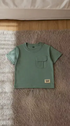 ✨ Kaos Anak Premium Basic Tee Pocket – Nyaman, Stylish, & Tahan Lama! ✨ Buat si kecil tampil keren dan nyaman setiap hari dengan Basic Tee Pocket! Terbuat dari katun premium 30s yang lembut, adem, dan tidak mudah melar, kaos ini cocok dipakai anak usia 1–8 tahun, baik laki-laki maupun perempuan. Keunggulan Produk: ✔ Bahan Premium – Lembut di kulit, aman untuk kulit sensitif anak. ✔ Desain Unisex – Cocok untuk anak laki-laki & perempuan. ✔ Saku Depan Stylish – Menambah gaya simple tapi trendi. ✔ Pilihan Warna Kekinian – Mudah dipadukan dengan outfit lainnya. ✔ Nyaman Dipakai Seharian – Cocok untuk main, jalan-jalan, atau ke sekolah. #pakaiananak #bajuanak #rekomendasi #foryou #trending 