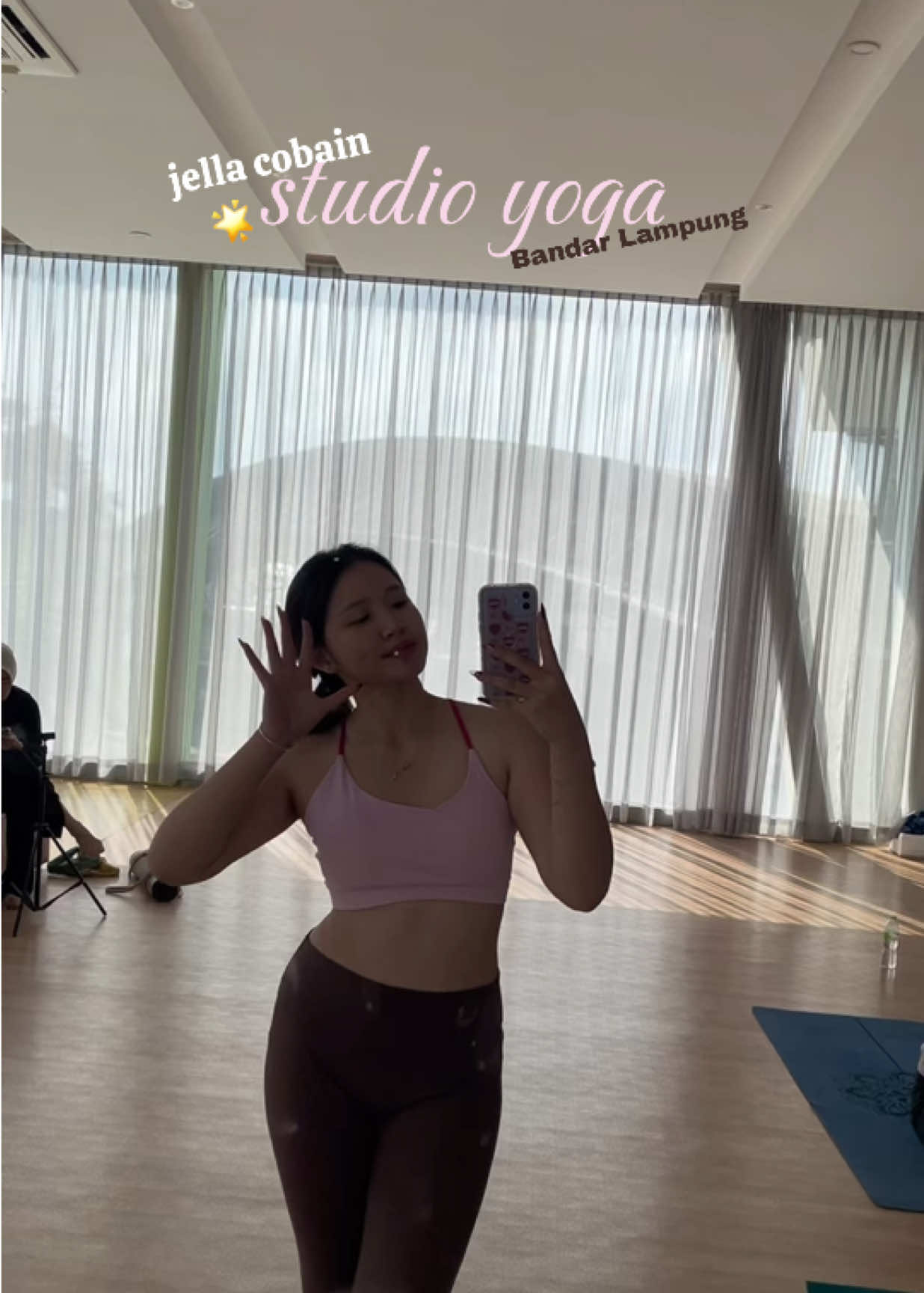 jella cobain studio yoga// @clubverdegym  #yogatok #yoga #yogalampung #lampung #lampungtiktok 