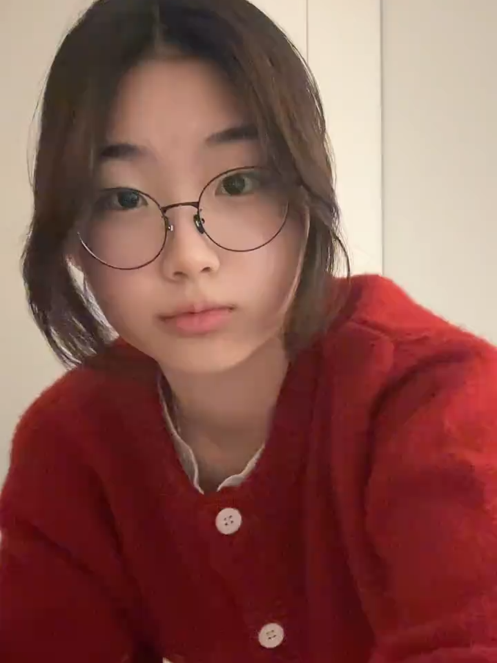 다들 2024년 잘 지냈나요? 2025년은 행복한 일만 있을 거예요! ##홍삼계탕