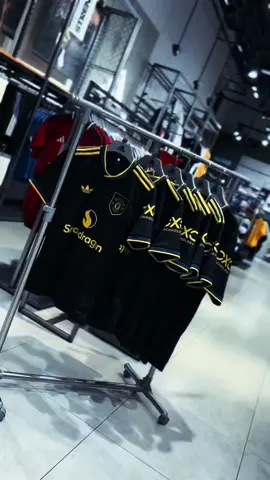 Any Man Utd fans waiting for 3rd kit jersey ? Now release in stores near you!  or maybe you guys looking for any clubs 3rd kit jersey ?  Come & visit our store now!  #adidasipohparade #machesterunited 