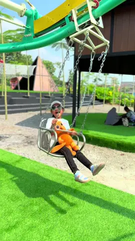 Main kursi terbang #khalilunasyakila #bermain #playground #fyp 