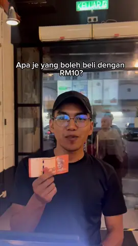 💬 RM10 boleh beli apa? For our launch promo, RM10 can get you Double Trouble — 2 smashed beef patties full of juicy goodness (NP RM18.90) 😱 Feeling greedy ah? RM20 can whack the Triple Bypass (NP RM25). 💥🫦 📅 12–17 Aug ⏰ 8:30–9:30PM 📍 All myBurgerLab outlets But ah… only 50 burgers a night 😱 — faster mouths get the beef. ✅ Smash Burger will be the only beef option during Smash Hour ✅ Chicken & meatless still available ✅ In-store only ✅ While stocks last 🌙 Smash first, sleep later 😏
