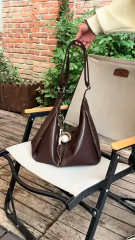 Desain warna kopi yang unik, kualitas lebih tinggi, harga lebih rendah, kinerja biaya benar-benar terlalu tinggi🥰🥰#tas #slingbag #tasmurah #messengerbag #shoulderbag 