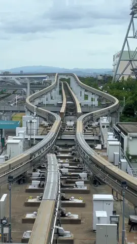Switching monorail tracks, 8 times sped up Osaka Monorail system, Banpaku-kinen-kōen Station, Suita, Osaka Prefecture, Japan Credit: ハルマニア