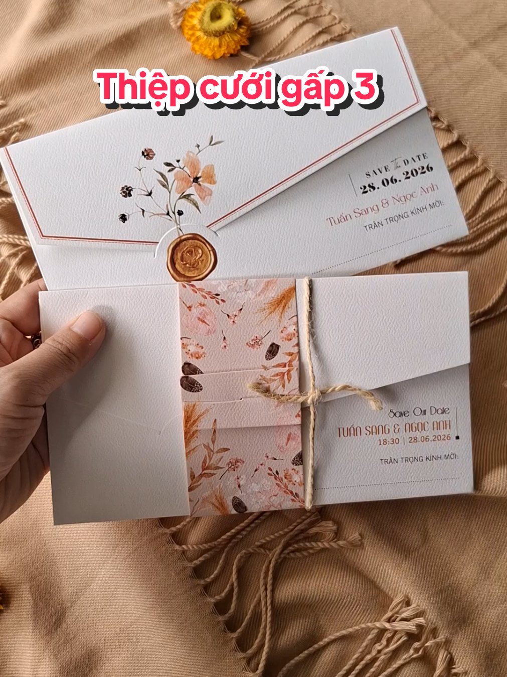 2 mẫu thiệp cưới gấp 3 có ngăn đựng $, không bao thư #thiepcuoivanhy #xuhuong #thiepcuoi #cuoi 