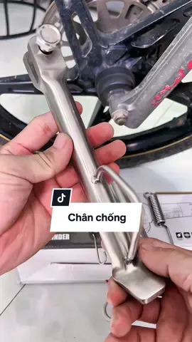 Chiếc chân chống nghiêng loại inox 304 cho xe máy các loại. #chanchong #chanchongxemay #chanchonginox #chanchongnghieng 