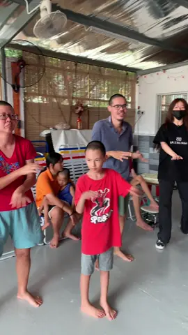 This birthday month, MSPUIYI foundation is sponsoring necessities supplies such as diapers, food, toiletries, etc to local welfare home 🧸 I even did some cute dances with the angels there. More information- link in bio 🔗 