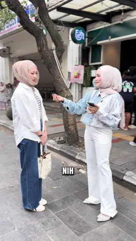 spill outfit lagi niih😍 #streetinterview #prank #spill #chalenge #rekomendasi         