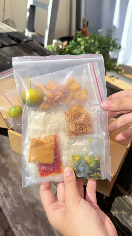 Bánh tráng mỡ hành cay kèm topping mà chỉ với 15 cành huii 😚 #lilifoodtrumanvat #banhtranglilifood #anvat #fyp #xuhuong  