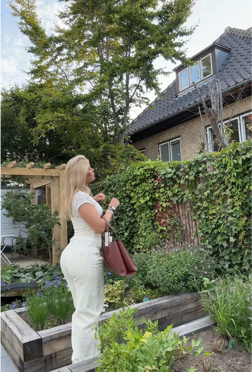 Smykkerne er outfittet i sig selv👐🏽🌟 alle er fra @Sistie, som har lavet en ny (mega fed) kollektion - og der er selvfølgelig et haul på min profil😌❤️ #fyp #outfitideas #scandi  #newmusic #reklame 