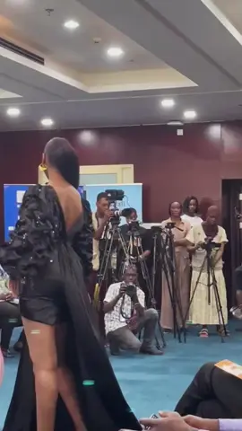 OUVERTURE DE LA FIMA✨ #tiktokmali🇲🇱223 #tiktokmali🇲🇱🇲🇱00223😘 #mode #fashion #marque #defiledemode #videoviral #vuestiktok #vues 