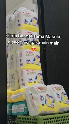 buruan deh beli sebelum harga naik. diapers makuku jangan di ragukan lagi top brand😍@makukuofficial buruan kirim kita sampel min😅 #promomakanmerdeka #sampelgratistiktok #wining #