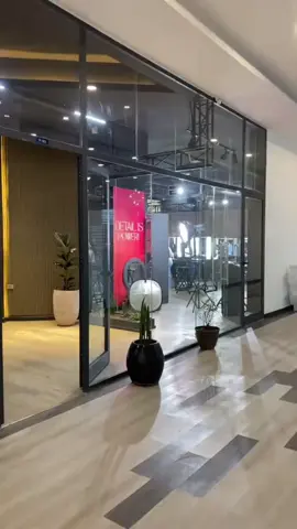 Hola😚 @INTERNATIONAL MAKEUP SCHOOL @brush_by_ela @Makeup by seni1 @afi_suleyman @Kaliarage || Makeupartist @smie_production @TikTok #ims #holabeauty #lastday #makeupartist #fyppppppppppppppppppppppp 