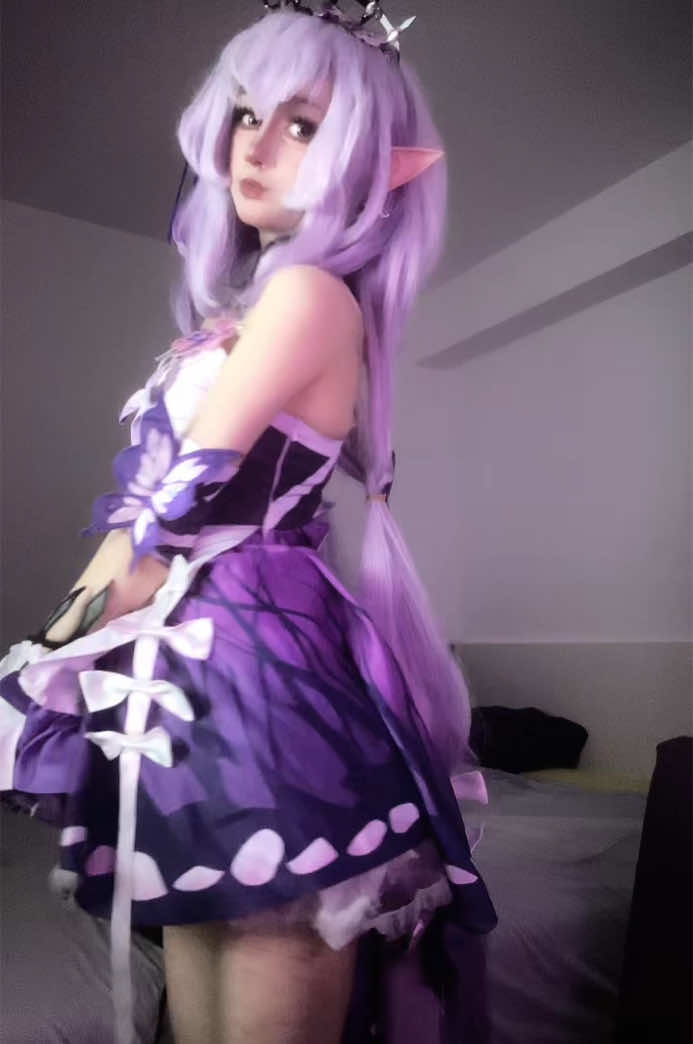 this costume is too small for me guys #castorice #castoricecosplay #hsr #hsrcosplay #HonkaiStarRail #honkaistarrailcosplay #cosplay #cosplayer #fy #fyp 