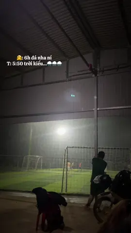 Mình mắc đá mà trời mắc mưa 🌧 #xuhuong 