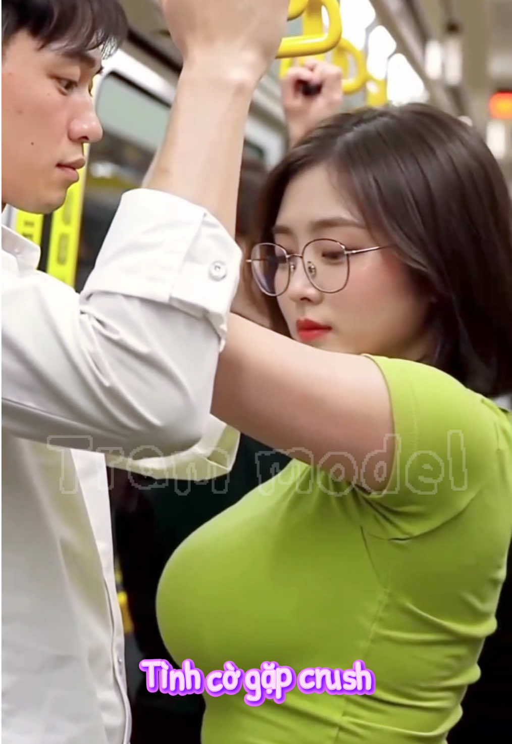 Đi tàu điện mà đứng cạnh crush thì sao nhỉ các cô gái #thoitrangcongso #trammodel #train #trending #CapCut 
