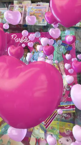 ✨ Transforme seu momento de relaxamento em pura magia com o Cozy Time da Barbie! ✨ Com 48 páginas em papel de alta gramatura, cada ilustração da boneca mais icônica do mundo convida você a pintar, criar e se desconectar da rotina. 🎨💖 🌸 Mais que um passatempo, é um momento só seu. Relaxe, inspire-se e dê vida às páginas do seu jeito! 📍 Disponível na Livraria Concorde. #CozyTimeBarbie #BarbieLovers #PinturaCriativa #RelaxComArte #LivrariaConcorde #MomentosDeRelax #ArteParaRelaxar #BarbieBrasil #ColorindoComBarbie #PinturaAntiEstresse #CriatividadeSemLimites #LivrosParaColorir #ArteÉTerapia #PapelariaCriativa #BarbieCollector