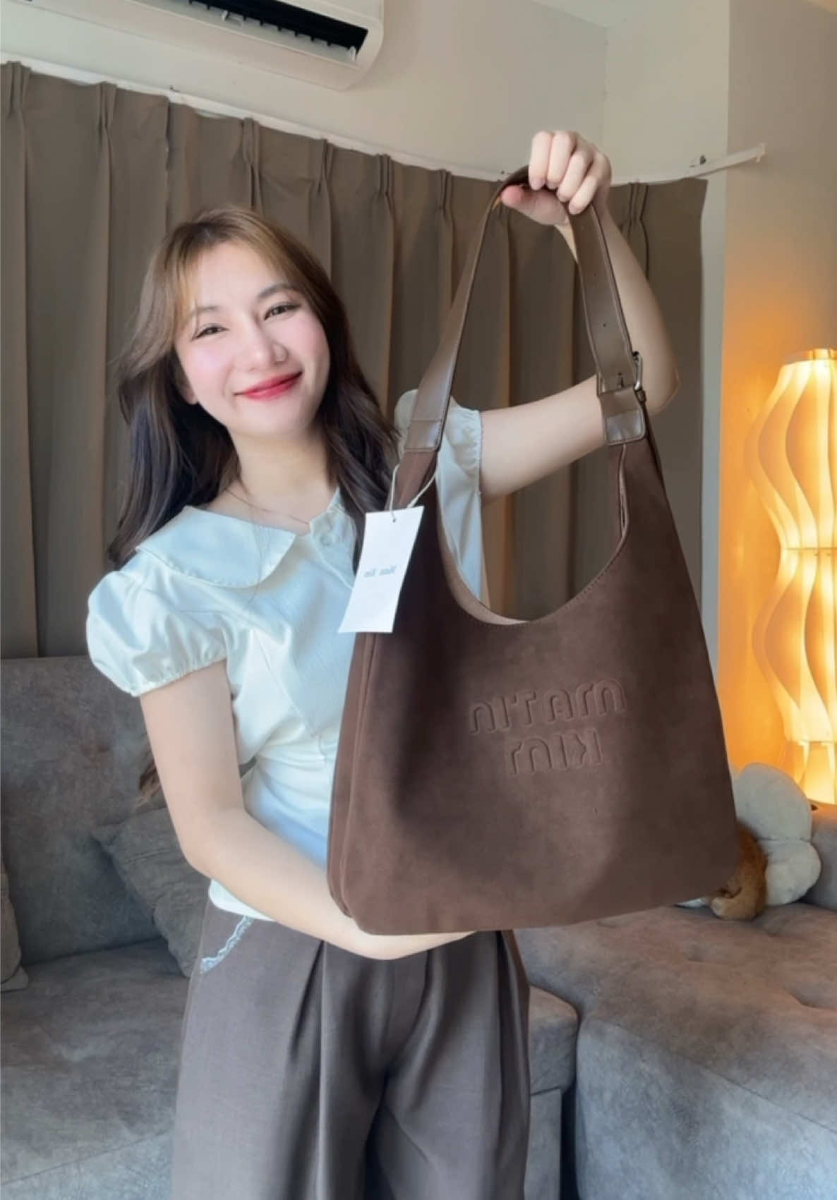 กระเป๋าใบใหญ่ 👜➿ #matinkim #กระเป๋า #กระเป๋าหนังกลับ #กระเป๋าสะพายข้าง 