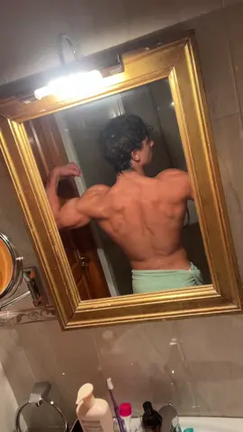si, se me ha caído el móvil jajajaj#gym #gymmotivation #aesthetic #aestheticposing #GymTok 