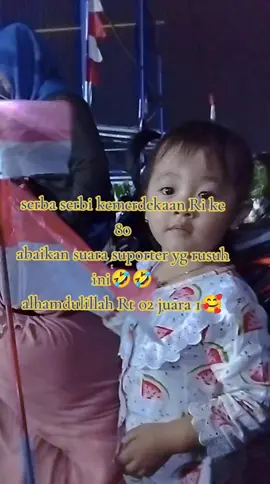 anak gadis udah bisa diajak teriak2 jadi suporter donk😂🥰🥰 #serbaserbikemerdekaaan  #hutrike80indonesia🇮🇩 