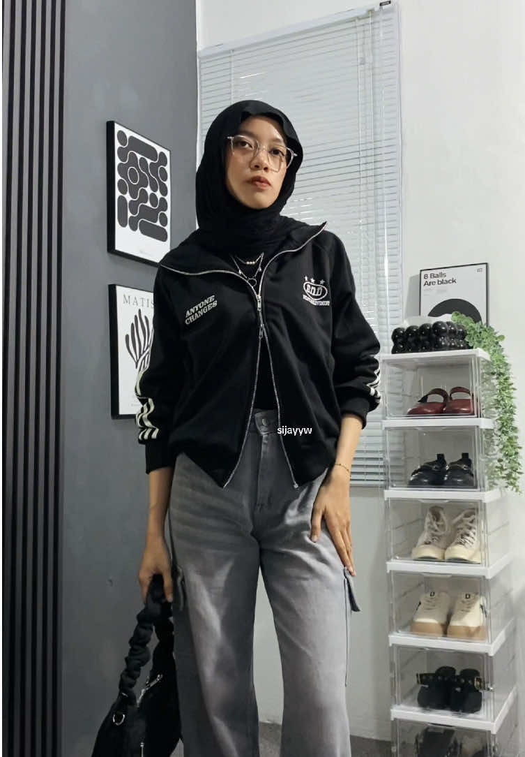 #outfitideas #OOTD #outfitinspo #jaketzipper #jaketcrop 