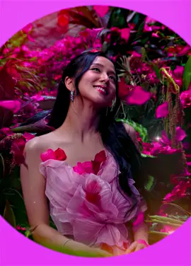 SHE IS SO GORGEOUS!!!✨🫶🏻 #jisoo #kimjisoo #blackpink #edit #fyp