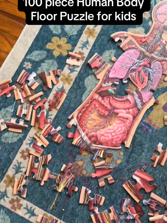 🧠This 100 piece floor puzzle of the human body was so fun to do! It took us a little bit to do, but my daughter thought it was so cool that it was almost as tall as her! Educational and fun 🙌