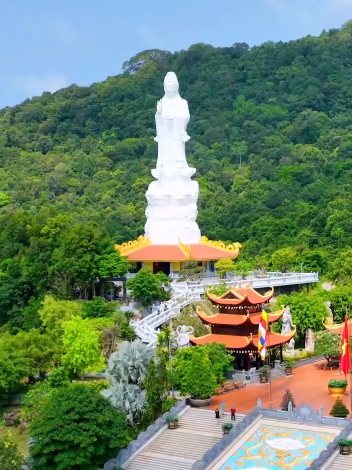 🌅 Check-in Chùa Hộ Quốc – Nơi ngắm bình minh đẹp nhất đảo ngọc! 🧘‍♂️ Thiền Viện Trúc Lâm – Không gian tâm linh giữa biển trời Phú Quốc ✨ Ngỡ ngàng trước vẻ đẹp hùng vĩ của chùa Hộ Quốc! 📍 Bạn đã đến ngôi chùa nổi tiếng nhất Phú Quốc này chưa? 🇻🇳 Chùa Hộ Quốc – Viên ngọc tâm linh giữa đảo ngọc Việt Nam 🏯 Ngôi chùa nằm giữa trời – biển – núi, đẹp 