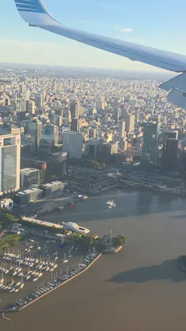 Aterrizaje en Buenos Aires Aeroparque  ✈️✨️🫶📍 #aterrizaje #avion #buenosaires #aeroparque 