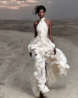 “The desert isn’t her backdrop… it’s her runway 🌊🤍” #aifashion #runwaymodels #digitalrunway #virtualfashion #aimodel 