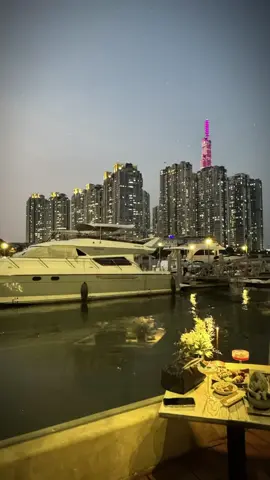 Anh đến rồi, em không cần phải một mình nữa...!!!