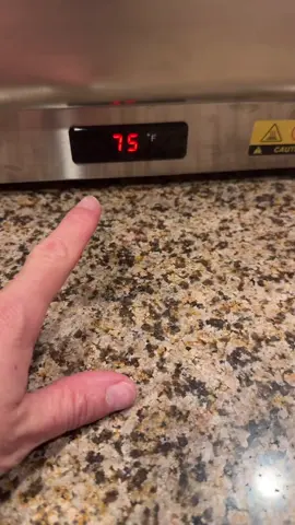 An electric chafing dish to keep your food warm. Perfect for any type of party or event! #chafingdish #party #event #potluck #buffet 