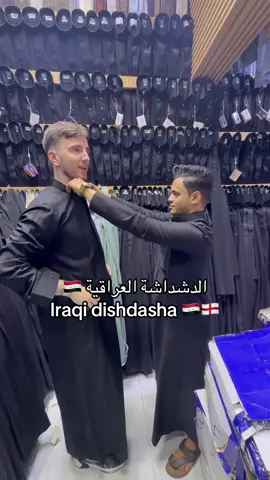 English 🏴󠁧󠁢󠁥󠁮󠁧󠁿 tries on Iraqi dishdasha 🇮🇶 cultural clothing in Karbala | #iraq #iraqi #arab #karbala #muslim 