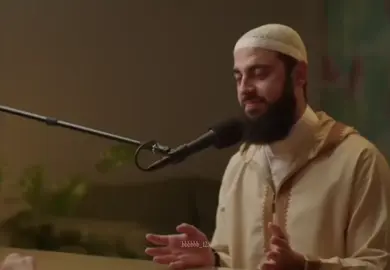 رَبِّي إِنِّي طَرَقتْ بَابِك رَبِّي إني أَتَيْت أَسْأَلُكَ مِنْ فَضْلِكَ وَقُدْرَتِك رَبِّي أَنْتَ ذُو الْكَرْم فـ حَاشَاك أَنْ تَبْخَلَ وَتَرُدّ مُطَّلِبِيّ  رَبِّي إِنِّي قَدْ طَرَقْت بَابِ الْكَرِيمِ الْقَدِير حَاشَاك أَنْ تَرُدَّ عَبْدًا طَرَق بَابِك يحِبيبي يَا اللَّهِ .. إِنَّا عَبْدَك أَدْعُوك وَأَتَضَرَّعُ إلَيْك وَأَسْأَلُكَ مِنْ قُدْرَتِك الَّتِي أَحَاطَتْ كُلِّ شَيْءٍ وَوَسِعَتْ كُلّ شَيْء  رَبِّي إنْ لِي مَطْلَبًا وَأَنْت الْقَادِر الْقَدِيرِ الَّذِي يَقْدِرُ وَلَا يُقْدرُ عَلَيْهِ  رَبِّي يَا مَنْ وَسِعَتْ كُلَّ شَيْءٍ رَحِمًا أَرْحَم قَلْبِي وَاتِيه مُرَادُه  رَبِّي يَا مَنْ قْسَمَتْ الْأَرْزَاق لِعِبَادِك إنِّي أَدْعُوك بِعِزَّتِك وَجَلَالَتِك أنْ تَرْزُقَنِي مَا أُرِيدَ وَأَتَمَنَّى وَأَنْ لَا تَجْعَلْ لِغَيْرِي بِه نَصِيبًا  رَبِّي أَنْتَ تَعْلَمُ مَا فِي الْقَلْبِ فَإِنْ قَلْبِي أَتَاك بِمَا فِيهِ فَأَعْطِه سُؤَالِه وَمَطْلَبَه وَأَنْتَ قَادِرٌ عَلَيْهِ  رَبِّي إنْ طَلَبِي أَنْتَ الَّذِي عَلَّقَتْنِي بِهِ يَا رَبِّ الْعَالَمِينَ وَأَنْتَ الَّذِي وَهَبَتْنِي إيَّاهُ حَاشَاك يَا اللَّهُ أَنَّ تَأْخُذْهُ مِنِّي مِنْ بَعْدِ مَا أَوْهَبَتْنِي وَأَعْطَيْتَنِي إيَّاه  اللَّهُمّ اجْعَلْهُمْ لِي وَمَعِي وَبِجَانِبِيّ كُلُّ حِينٍ رَبِّي لَا تَرنِي بِهِمْ شَرًّا رَبِّي أَحْفَظُهُمْ لِي  رَبِّي وَسِعتْ كُلَّ شَيْءٍ قَدْرًا فَبِحَقّ قَوْلِك الْكَرِيم (ادْعُونِي أَسْتَجِبْ لَكُمْ) اسْتَجِبْ لِي يَا رَبِّ الْعَالَمِينَ وَبِحَقّ قَوْل نَبِيِّك يَا اللَّهُ (إنَّ اللَّهَ حيِىٌّ كريمٌ يستحي إذا رفعَ الرَّجلُ إليْهِ يديْهِ أن يردَّهما صفرًا خائبتينِ) طَمئِنْ قَلْبِي وَقُلْ لِدُعَائِه كُن فَيَكُون يَا رَحِيمُ يَا رَحِيمُ يَا رَحِيمُ ..  يَا مَنْ وهبَتْ لِزَكَرِيَّا يَحْيَى  ورزقْت مَرْيَم بِعِيسى وَوَهَبَتْ يَعْقُوب مَطْلَبِه وَرَدَّتَ إلَيْهِ يُوسُف  ابقِهُمْ لِي وَمَعِي فَإِنَّنِي لَا أَمْلِكُ قَلْب يَعْقُوبُ وَلَا أَمْلِكُ صَبَر أَيُّوبَ ضَعِيفٌ يَا اللَّهُ وَلَا حَوْلَ وَلَا قُوَّةَ لِي إلَّا بِك فَاجْعَلْهُمْ لِي وَاحِمهم لِي ❤️ رَحِمَ اللّٰهُ مَن ذَكرَني بِدعائِه ودعا لي #تصميمي #بودكسات #احمد_العرابي #الدعاء 