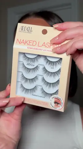 Naked Lash is that girl 💖 Easy application, comfortable band, and gorgeous volume ✅ Available at your local @walmart 🛍️@emclark #nakedlash #421