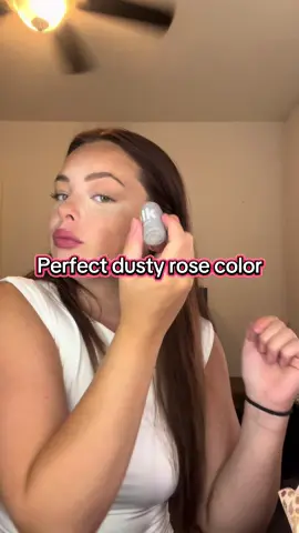 Milk makeup blush in the shade quirk 🥀☺️ #milkmakeup #blush #blushtrend #everydaymakeup 