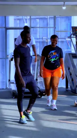 One arm pick up challenge 🤣