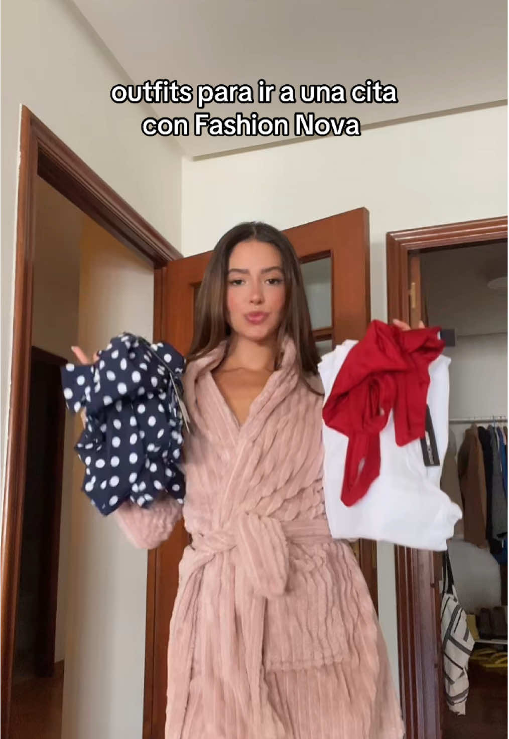 ✨ Dos vibes, un solo mood: robar miradas ✨ 💙 Outfit 1: Italian City Polka Dot Short Set - Navy/Combo ❤️Outfit 2: Margot Stretch Trouser Jeans - White + Contour Double Lined V-Neck Bodysuit - Red ¿Team verano romántico 💙 o Team rojo elegante ❤️ ? 👀 @Fashion Nova  #FashionNova #FashionNova #OOTD #TryOnHaul #FashionTok  
