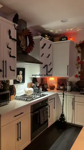 Happy Augtober to all my ghoulies 🎃🔮👻🖤  #augtober #halloweendecor #halloween2025 #halloweenishere #halloweenvibes #spookyseason #halloweentok #falldecor #witchyvibes #witchydecor 
