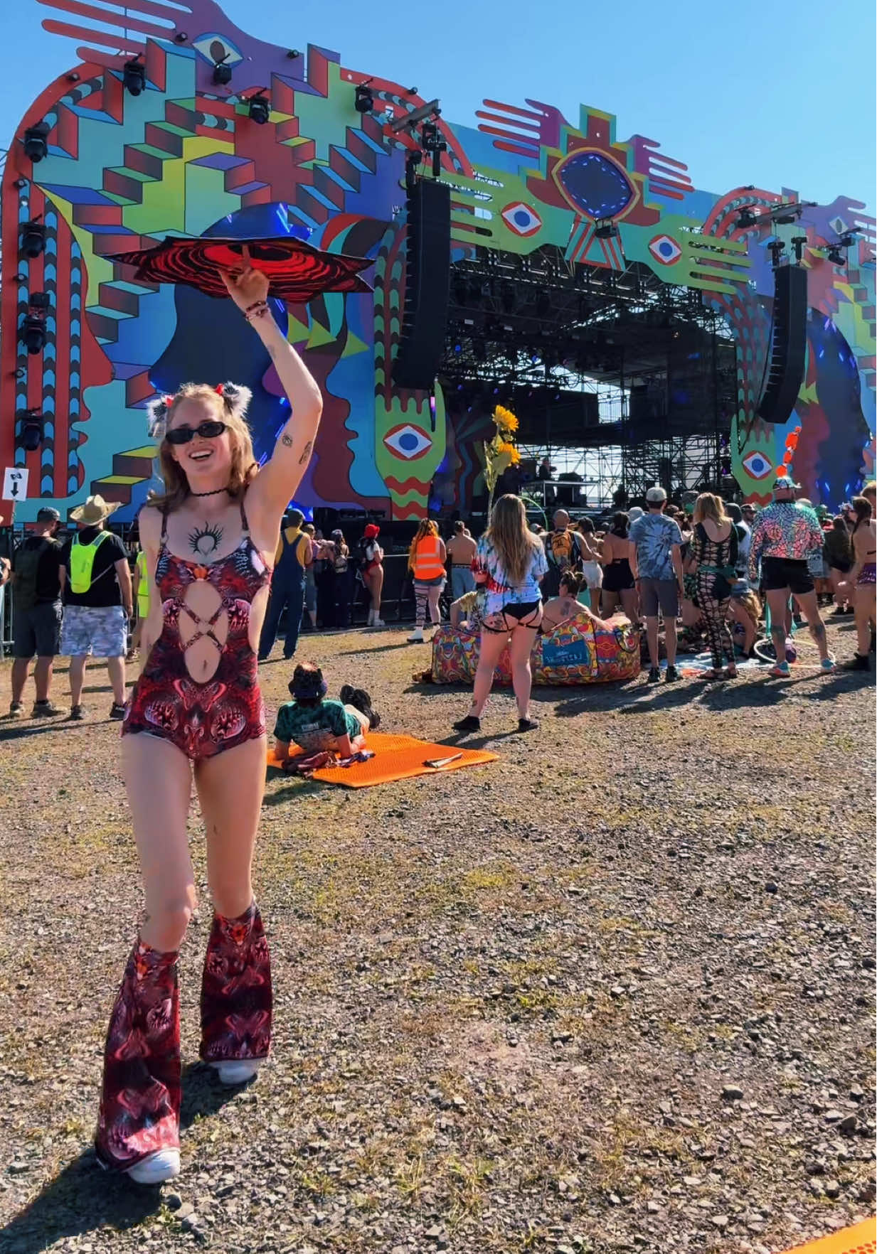 I miss @Elements Music & Art Festival already😭❤️‍🔥 I’ll never get over this fit @1:11 The Label with the matching @Flowstar ✨ #flowstar #flowarts #flowartist #rave #musicfestival 