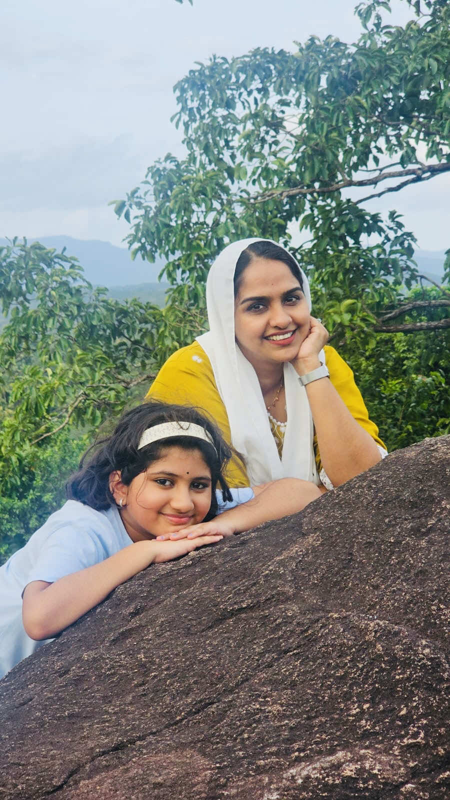നാട്ടിലെ കാഴ്ചകളൊക്കെ കണ്ട് അവന്തി മോളോടൊപ്പം കുറച്ച് സമയം ❤️🥰❤️#foryoupage #foryou #fyp #uae🇦🇪 #kerala#tamilsong#kollywood#trending #viralsong#gccmallu#malluz@𝐑𝐢𝐬𝐡𝐚𝐝 𝐩𝐚𝐥𝐚𝐤𝐤𝐚𝐝 @★ 𝐈𝐳𝐦𝐞 _ 𝐅𝐚𝐫𝐢𝐬 ★ @🇰 🇮 🇳 🇬 @👑 𝙳𝚛. 𝙵𝚊𝚝𝚑𝚒𝚖𝚊 🩺💉💙 @🦟കൊതുക് 🦟 