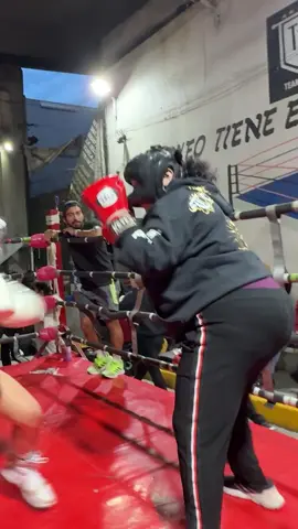 Un poquito de mi sparring de ayer #alana