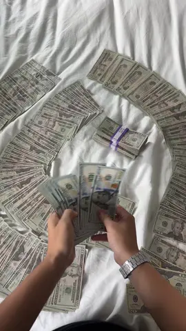 🤫🤫🤫 #fyp #viral #moneyspread #rap #cash