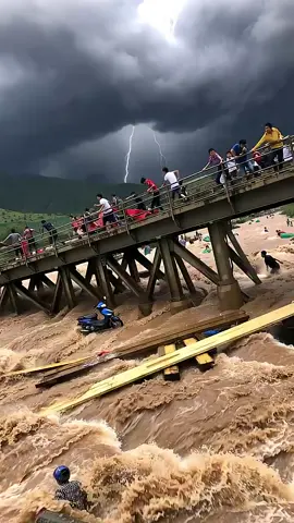 #tiktoknews #foryoupage #disaster #foryou #foryoupage 
