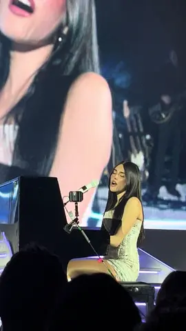 madison performing ‘at your worst’ at the spinnin tour on london n1 🫶🏻 #madisonbeer #spinnintour #atyourworst #spinnin #madison @madison beer 