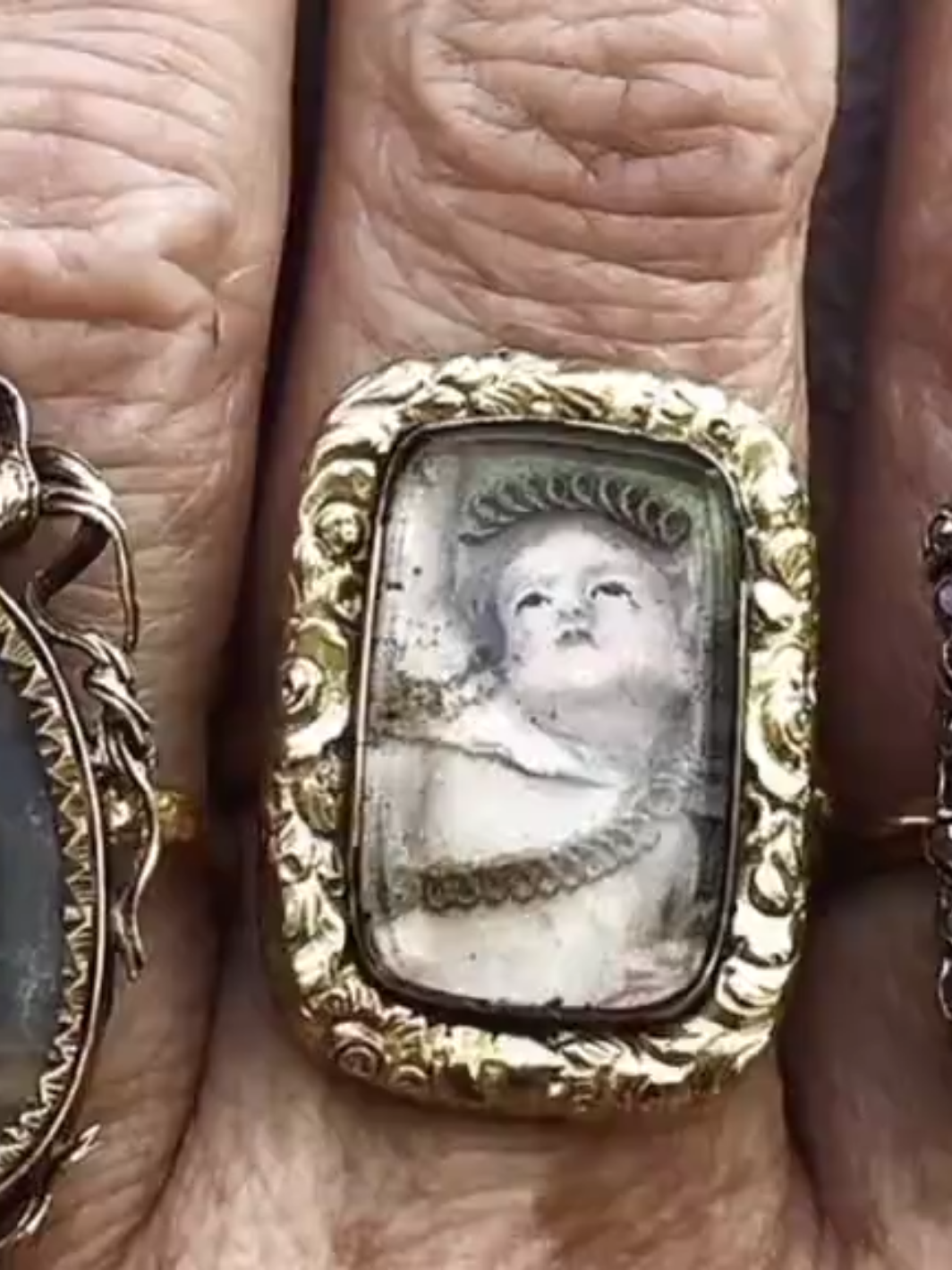 #antique #jewelry #targetaudience #moodboard #fyp 