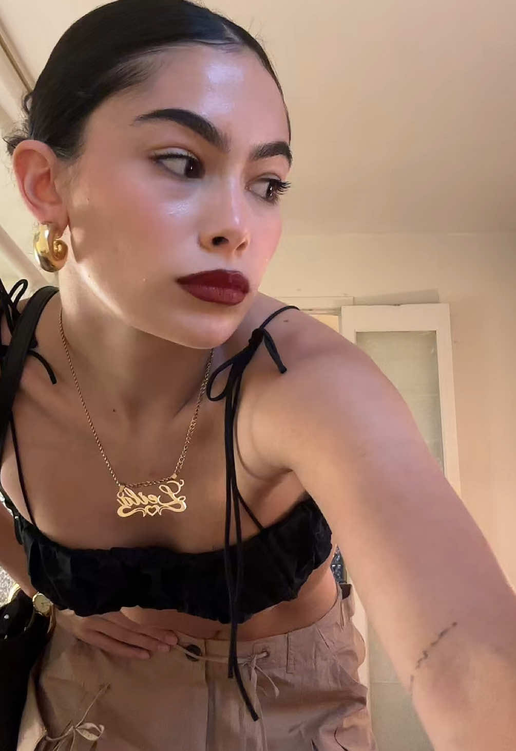 Mommy long legs steppin out for once 🕷️