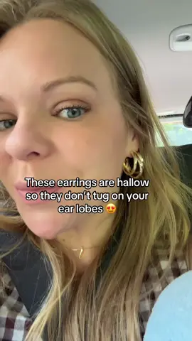 My ears don’t hurt after wearing them all day!!!! #earrings #hallowearrings #pavoi #goldhoops 