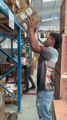 Y como es el ambiente laboral en tu empresa?  El ambiente laboral: 🤓 #china #venezuela #alibaba