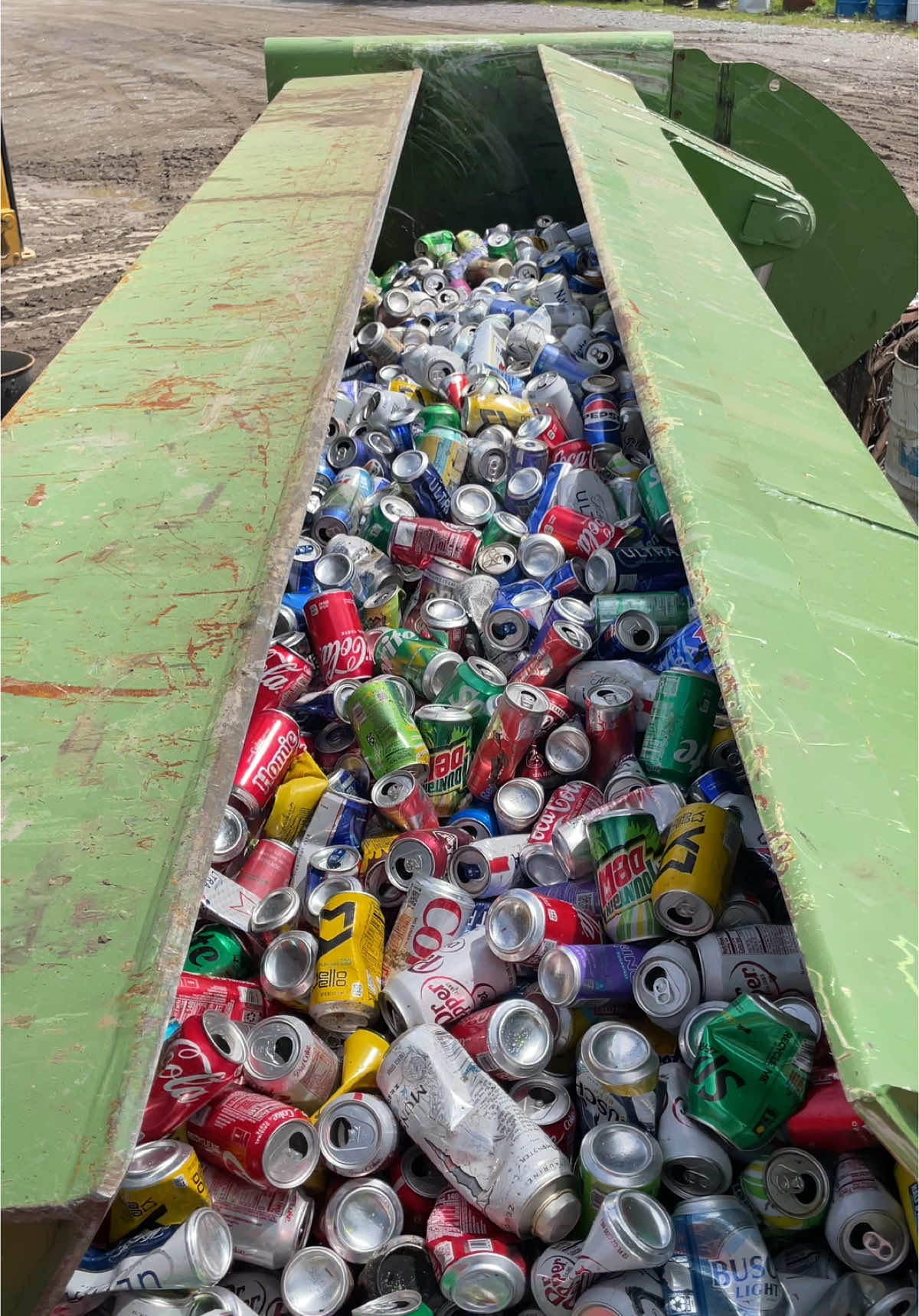 #aluminum #can #ubc #baler #s5000 #scrapyard #recycle #recycling 